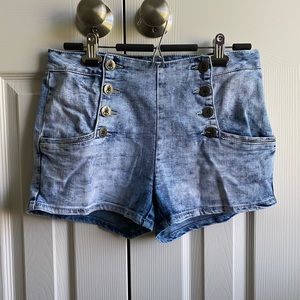 Rye 21 sailor shorts.  Has anchors on the buttons.